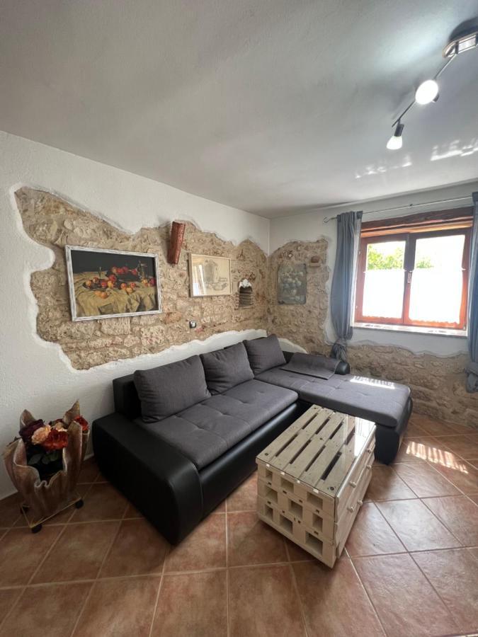 Kuca Za Odmor Matea Lägenhet Poreč Exteriör bild